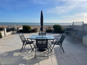 Direct Beach Access Modern Bungalow Views Across The English Channel